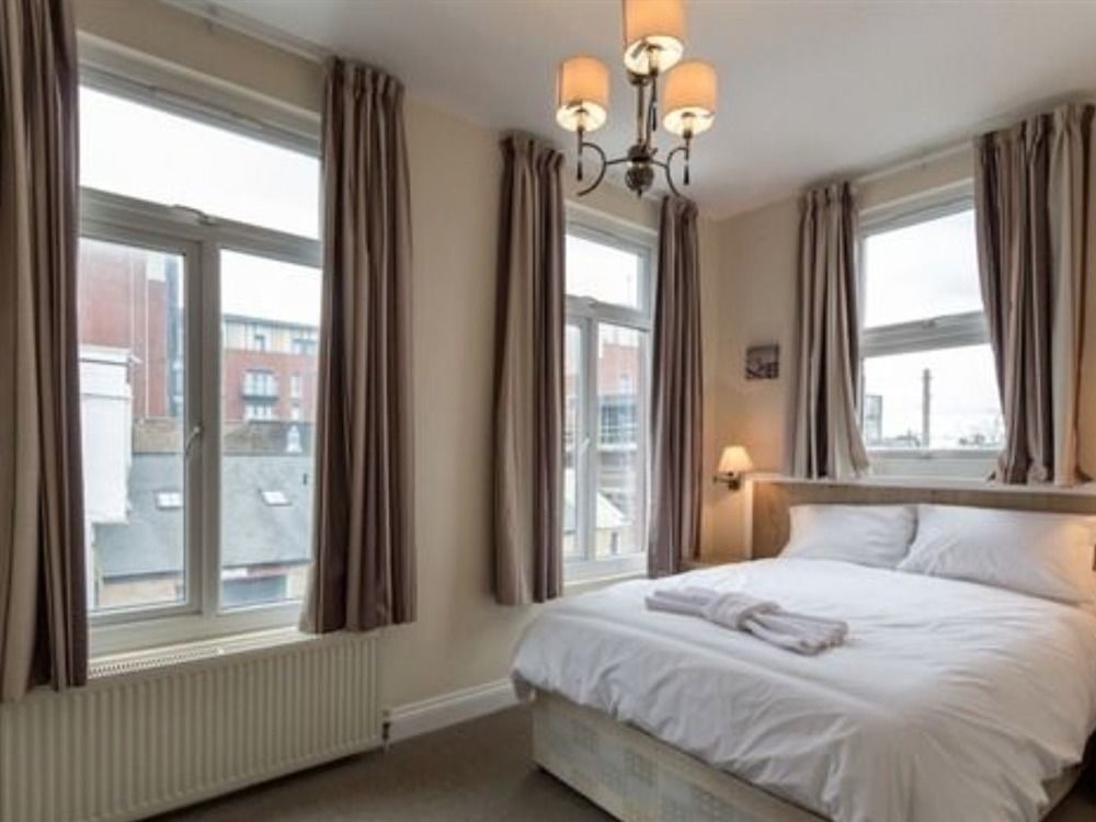 Acton Hill Hotel Илинг Экстерьер фото