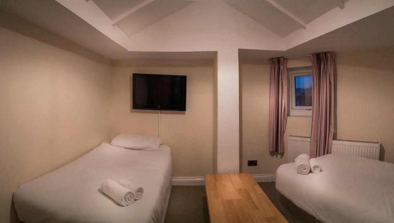 Acton Hill Hotel Илинг Экстерьер фото